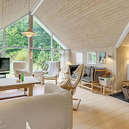 Ferienhaus Stunning In With Kitchen Tisvildeleje
